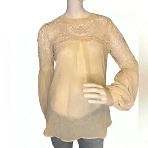 Altar'd State women's size S White Crochet Long Sleeve Top.  D38